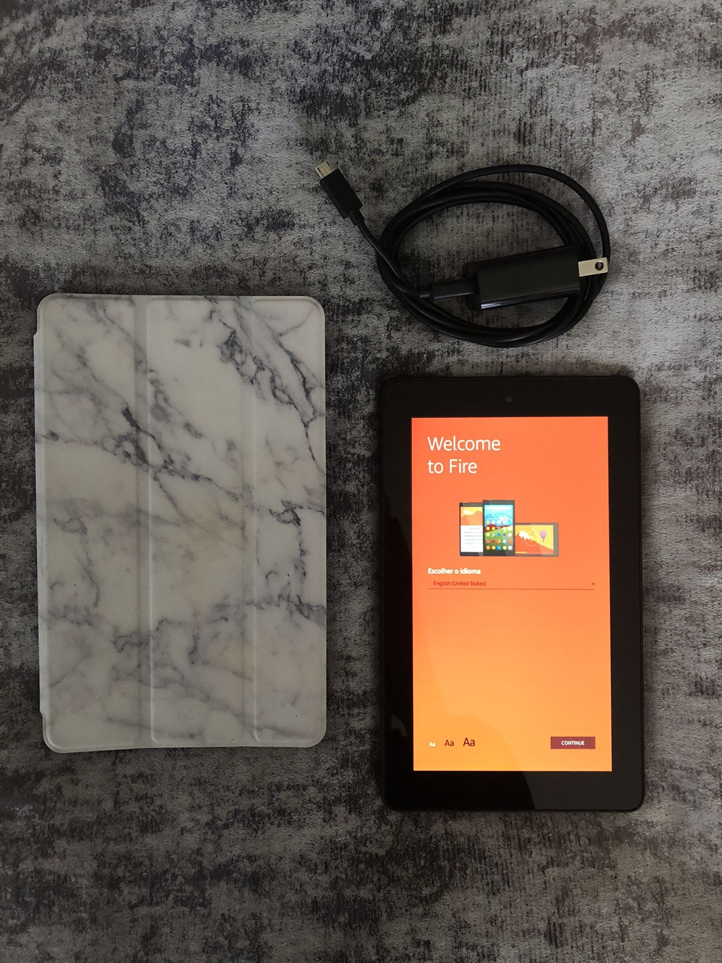 Kindle Fire (5th Gen) + Case & Charger