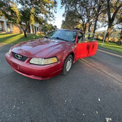 2000 Ford Mustang