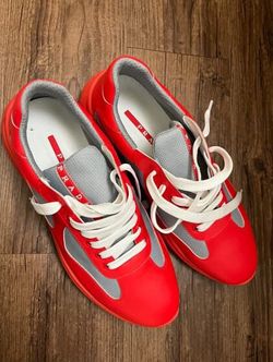 Size 10 prada cups Brand new get at me 