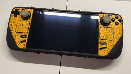 Steam Deck Oled 512gb with Dbrand killswitch
