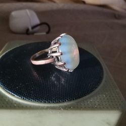 Opal vintage ring