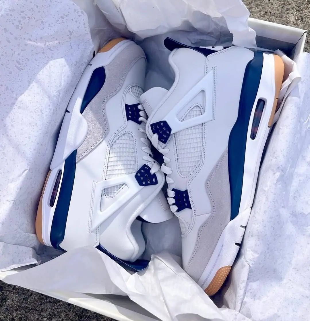 Jordan 4’s Navy SB