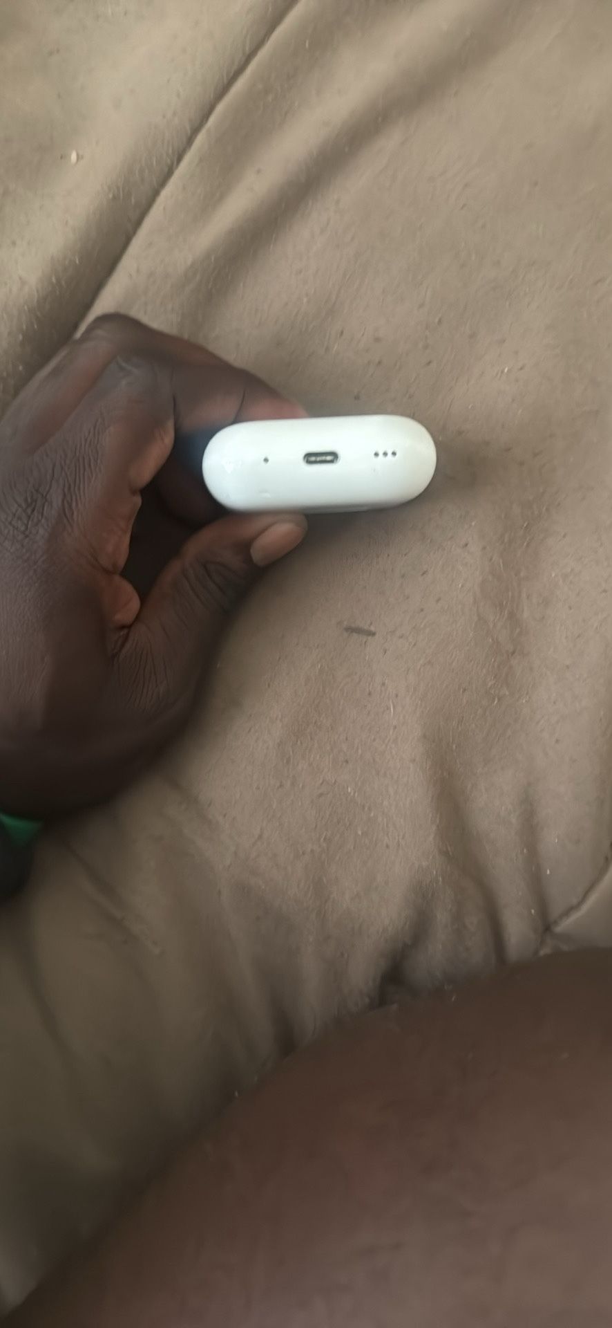 2nd gen AirPod pro charging case