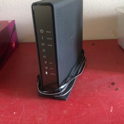 AC 1900 Cable Modem Voice Router
