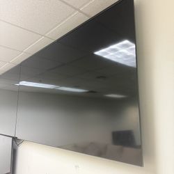 85’ Hisense Flag Screen Tv