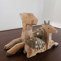 Applause 1993 Vintage Hand Carved 2 Piece Deer Doe Fawn Wooden Figures