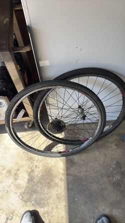 DIAMONDBACK SL7  28” wheels