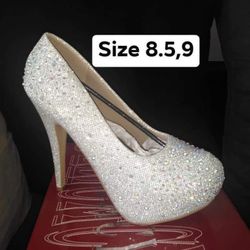 New Women’s Shoes Available In Size 8.5,9 They Are Silver