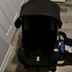 DOONA CARSEAT & BASE $350