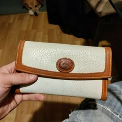 Vintage Dooney & Bourke Creme And Tan Pebbled All Weather Leather Wallet 