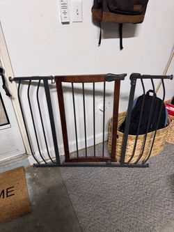 Baby gate extended