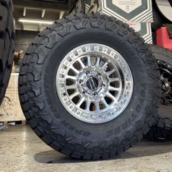 KMC IMS Machined 17” W/ 35” Toyo Rt Trails