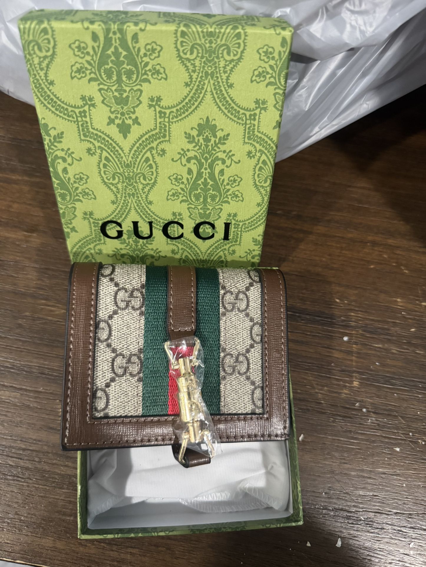 Gucci Women Wallet.