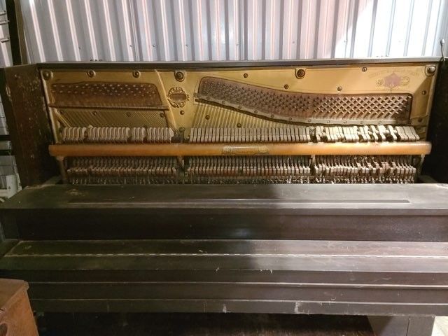 1904 HOBART M CABLE PIANO