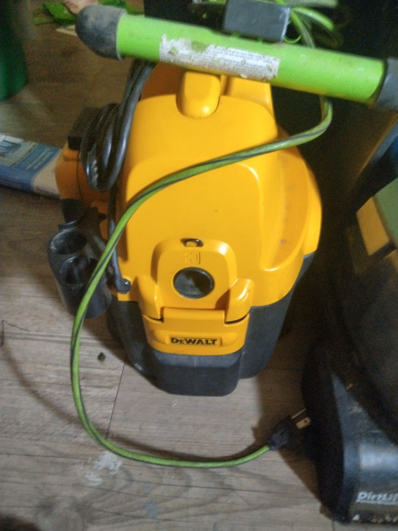 DeWalt Shop Vac