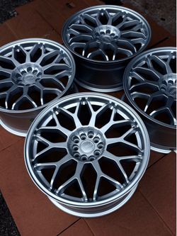 NEW 18x8.5J HMW Hemi multi-spoke silver wheels