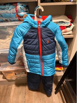 Spyder kids hooded puffer jacket and snow pants set 4T