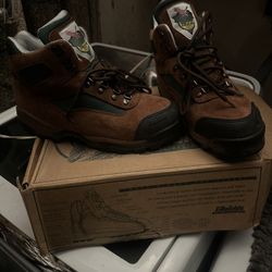 Men’s Hiking Boots Size 11