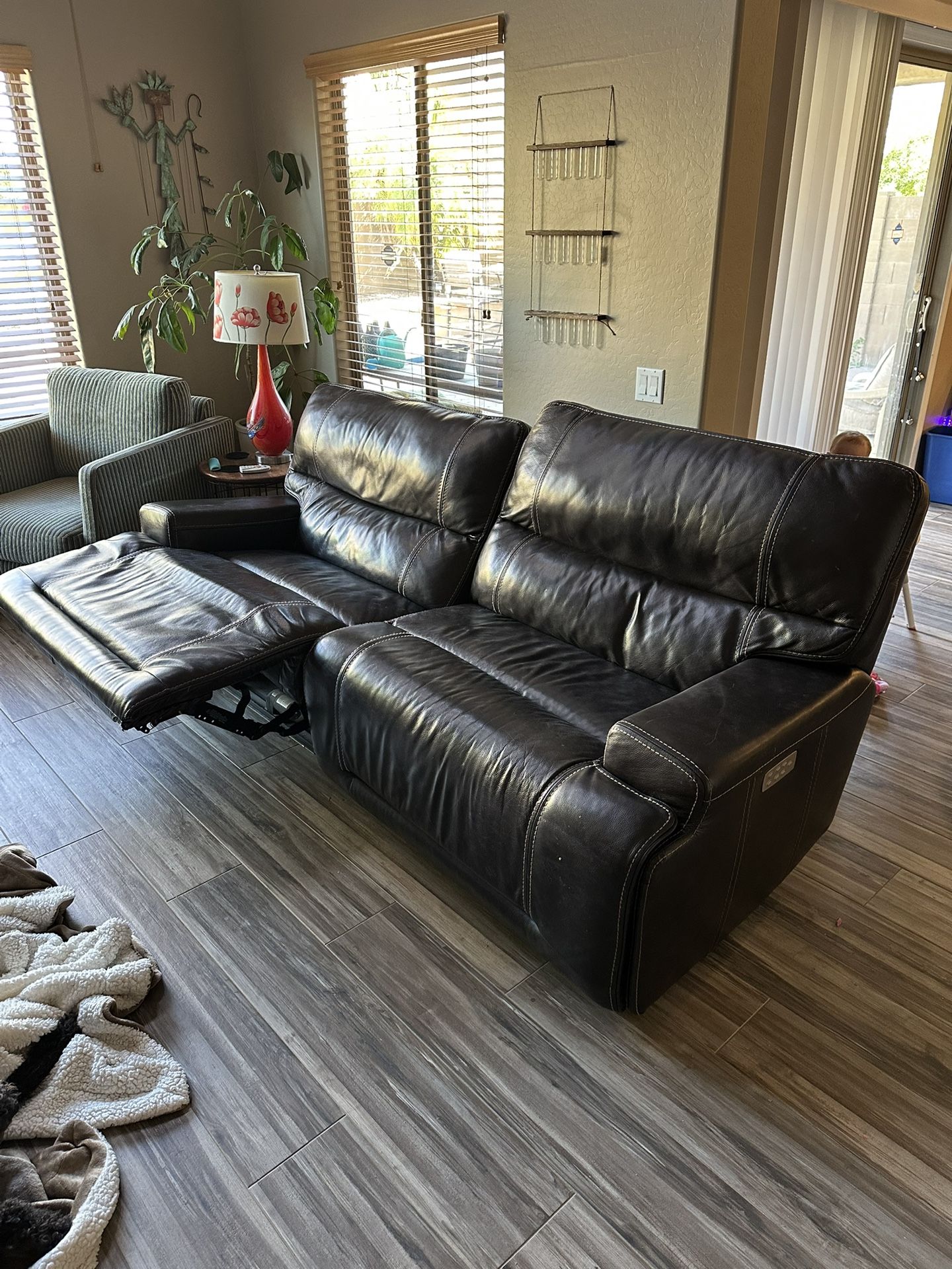 Sofia 3 Power Sofa – Brown Leather (Great Condition)