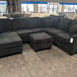 Black Comfy Sectional w/ Ottoman 
