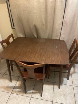 Dinning table with chairs