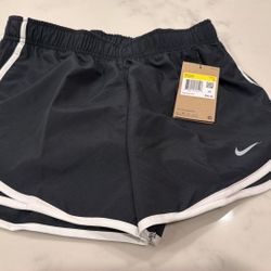 NWT Women’s Nike Running Shorts Size Small