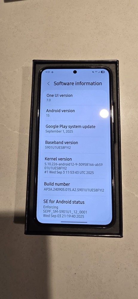 Unlocked Samsung Galaxy S22 5G 8GB/128GB