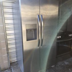 Frigidaire refrigerator 36 wide