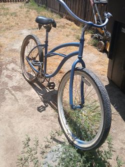 Old school vintage beasch cruiser