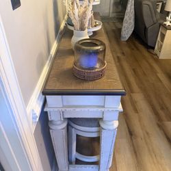 White Side Table With3 Barstools 