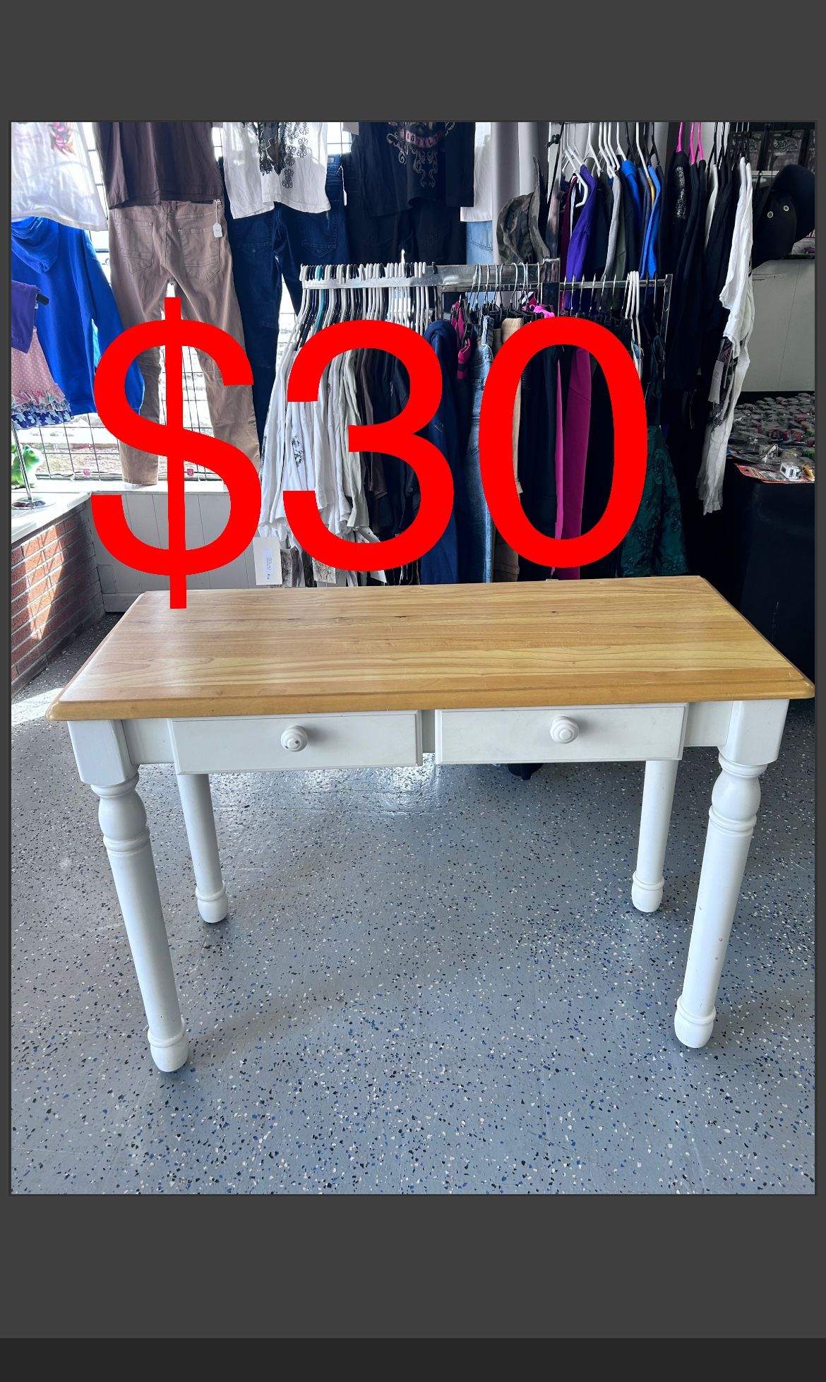 Table / Desk