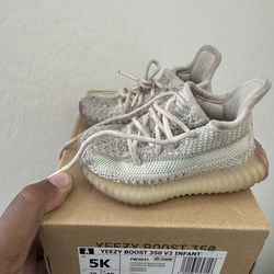 Yeezy 350 infant size 5k used - 20$ obo