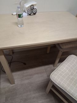Kitchen table & chairs