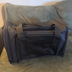 Pet carrier bag. New