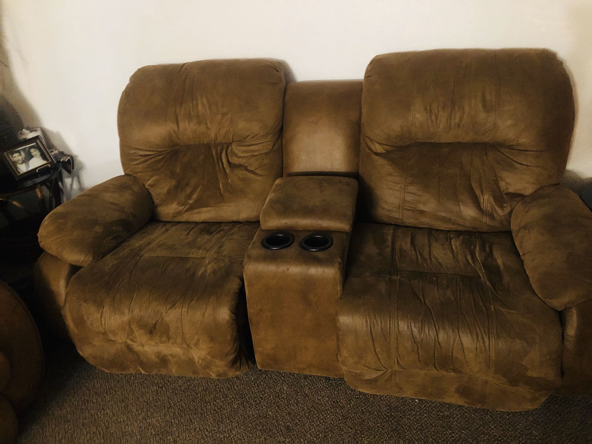 Recliner sofas