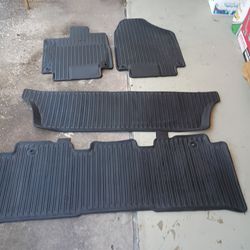 Honda Odyssey 2011 fits foor mat set of 4