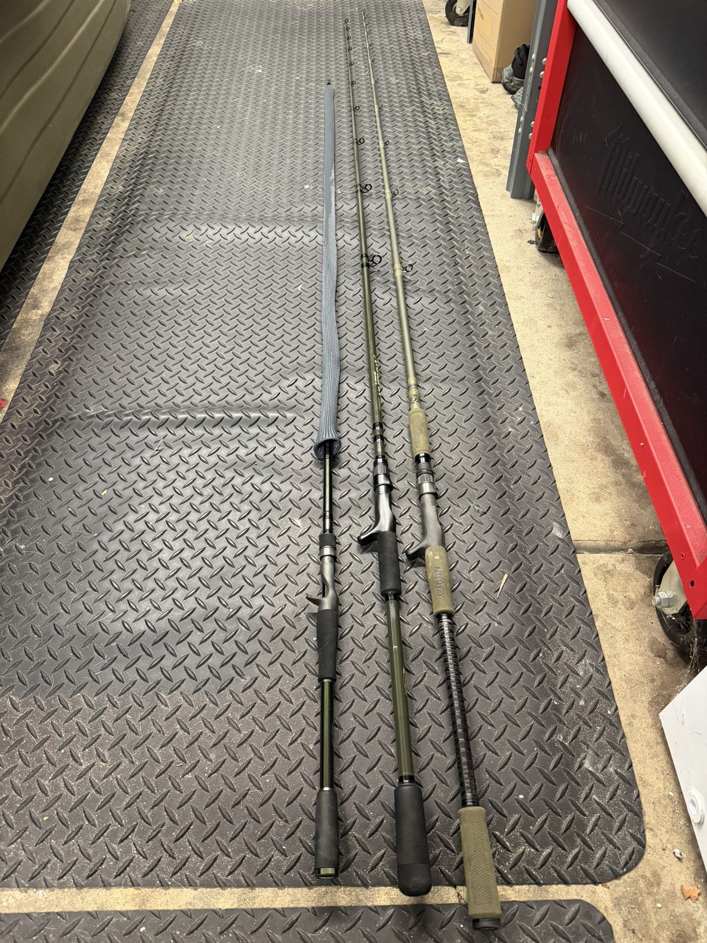 MUSKY/BASS RODS LOT