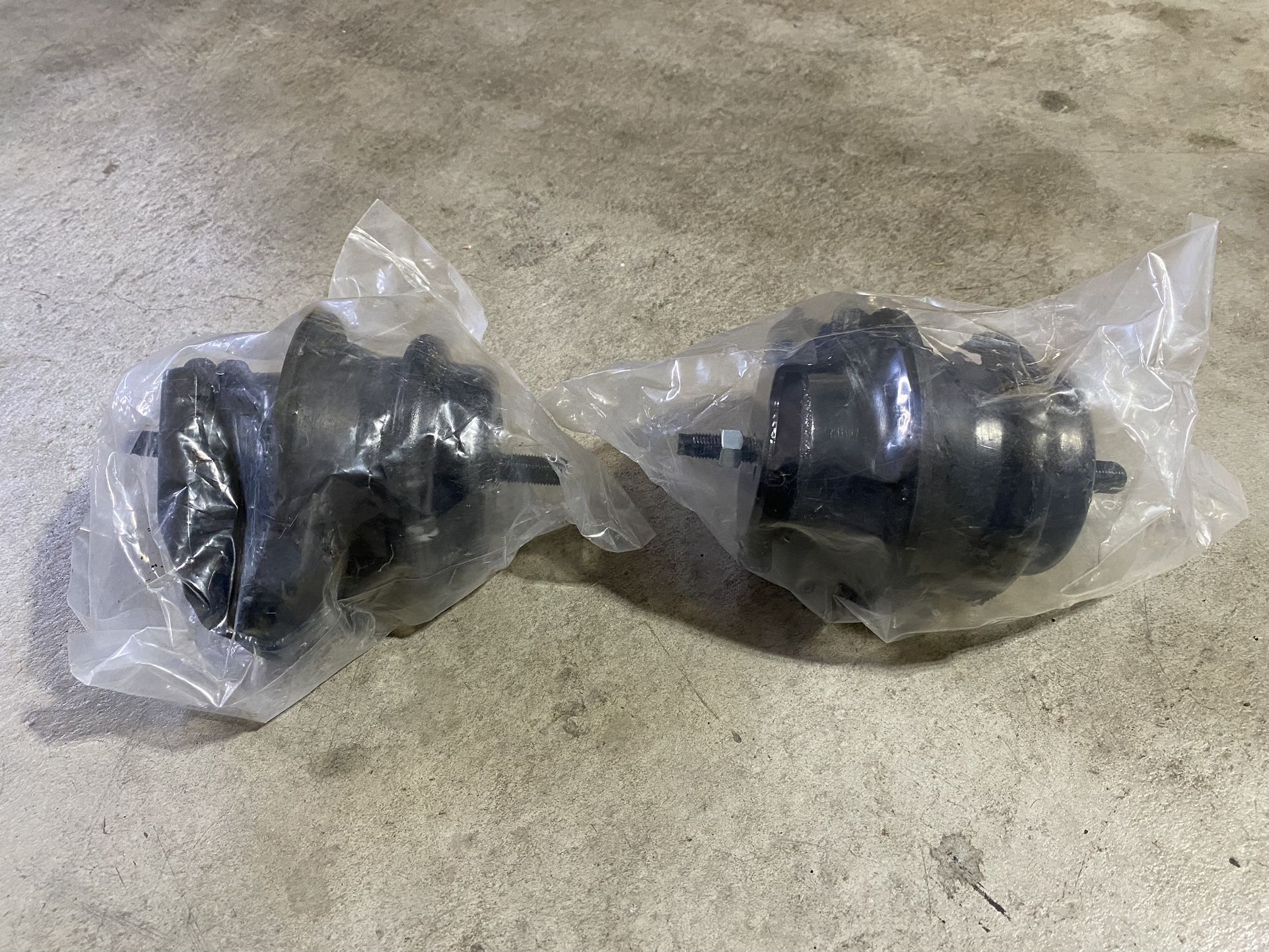Infiniti G35 Sedan 2003-2005 2x Motor Mounts