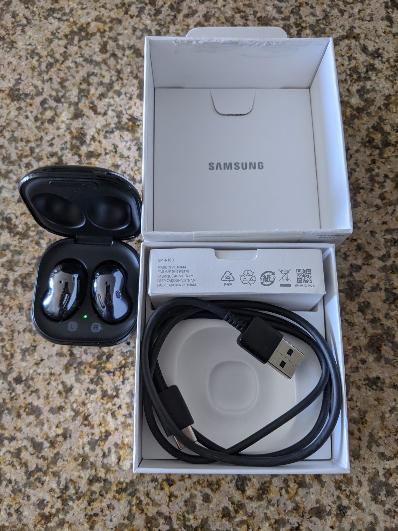 Samsung Galaxy buds live