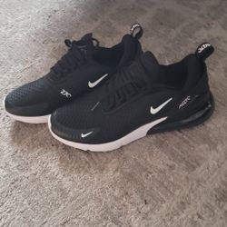 Mens Nike 270 10.5