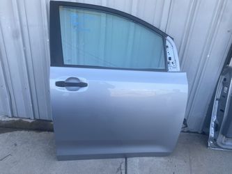 2011-2020 Toyota Sienna Right Front Door