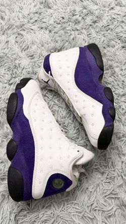 Size 9.5 Men’s Air Jordan Retro 13 XIII Lakers White Court Purple 414571-105.