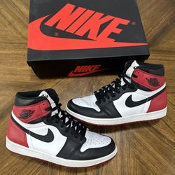 Jordan 1 “Black Toe” Size 10.5 MEN (2016 Version)
