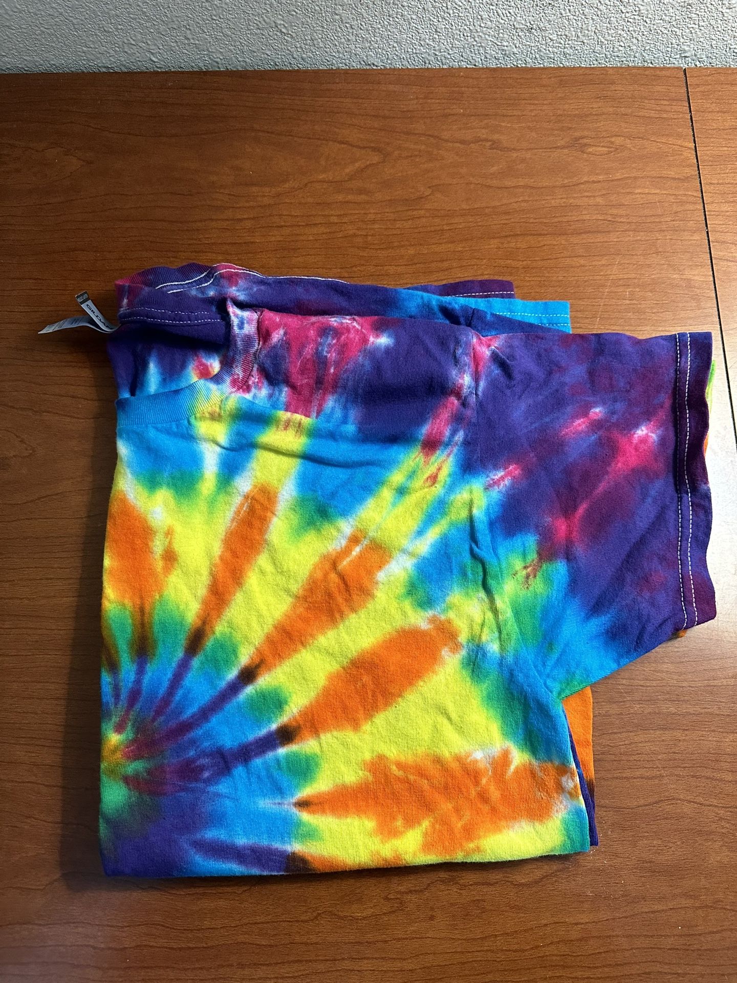 Brand new never been worn large tye die shirt 