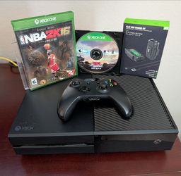 Xbox One 1TB Console
Bundle 2 Games & Play and Charge Kit