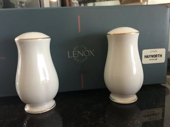 Lenox Fine China Hayworth salt and pepper shaker