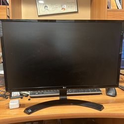24 Inch Computer Monitor , Excellent Condition 