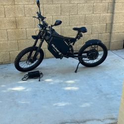 Delfast 3.0 Electric Bike. *Dead Battery But Runs Great Otherwise* Includes Charger And Fob