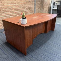 Large Curved Conference Table – Wood Finish