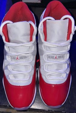 Jordan 11 retro Cherry size 10.5